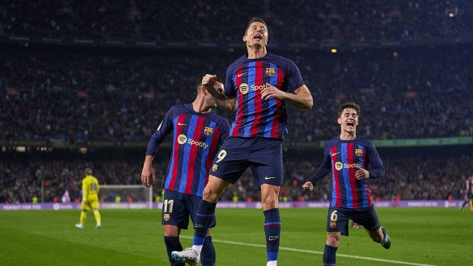 最后时刻胜出引发热议！，莱万多夫斯基在尤文图斯比赛中比赛规则变更比赛高潮迭起的简单介绍-爱游戏首页入口